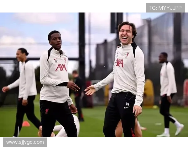 跟队曝萨拉赫失和离队基耶萨或走